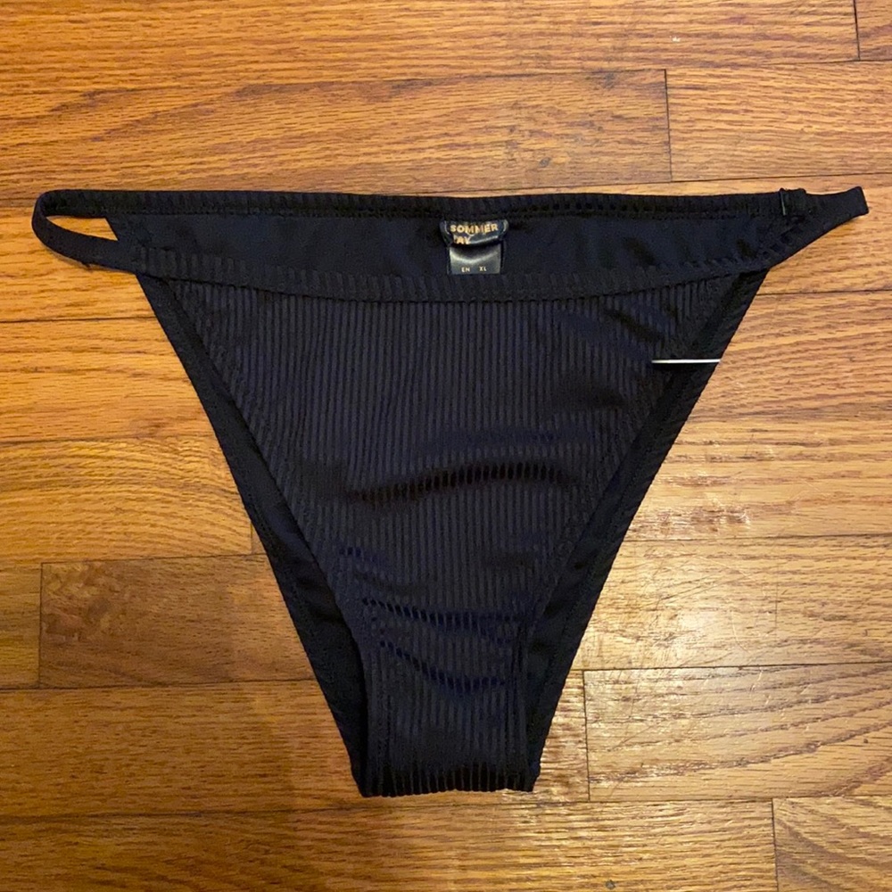 Bikini bottoms
